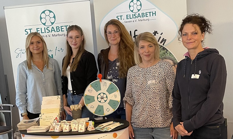 Team des St. Elisabeth-Verein während der Ausbildungsmesse 2025 in Marburg