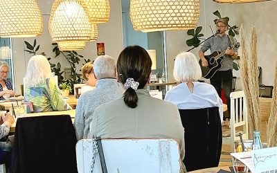 Musikalischer Sommerabend im Café SALAMANCA: Steffen Hoffmann begeistert mit einer unplugged-Show