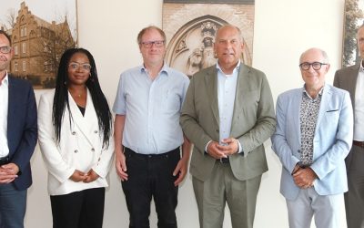 Hessischer Innenminister bestätigt Arbeit der Fachstelle „Rote Linie“